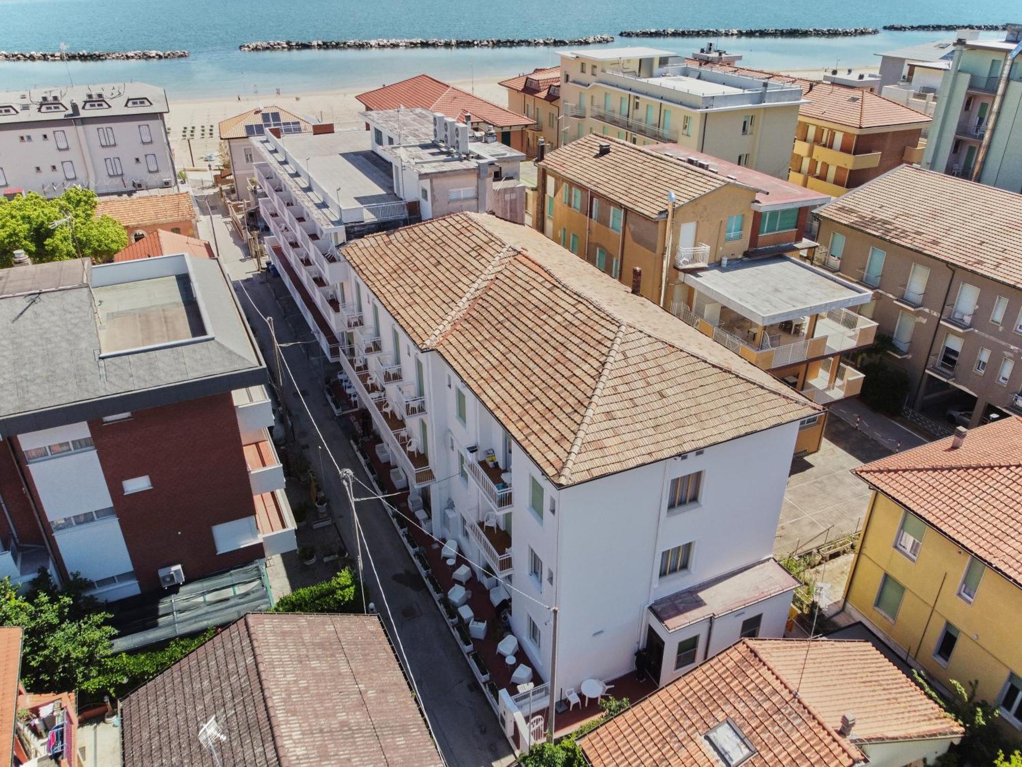 Hotel Jolanda Bellaria-Igea Marina Exterior foto